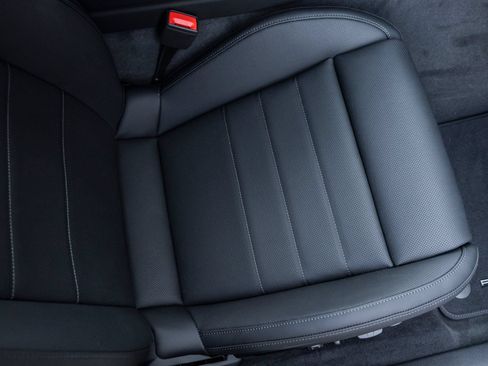 Certified 2025 Porsche Panamera 4 AWD/4WD image 43