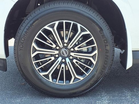 New 2025 Nissan Armada SL w/ Captain's Chari Seat Package image 10