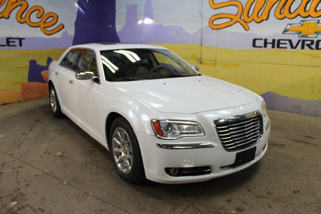 Used 2012 Chrysler 300 Limited w/ Luxury Group RWD image 4