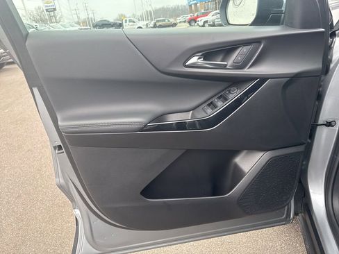 Used 2025 Chevrolet Equinox LT image 9