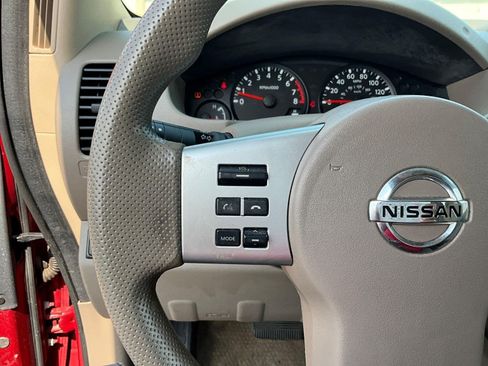 Used 2018 Nissan Frontier SV RWD image 10
