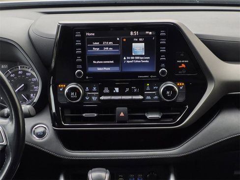 Used 2022 Toyota Highlander XLE image 9
