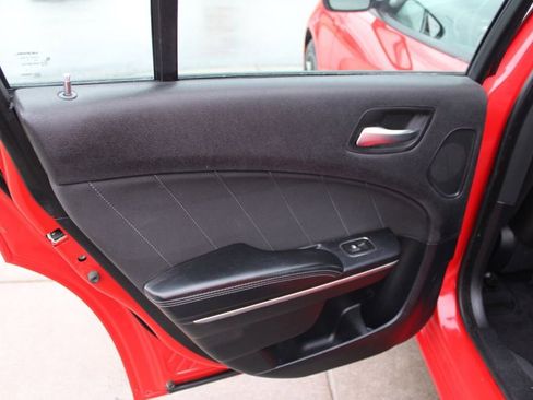 Used 2015 Dodge Charger SXT image 23