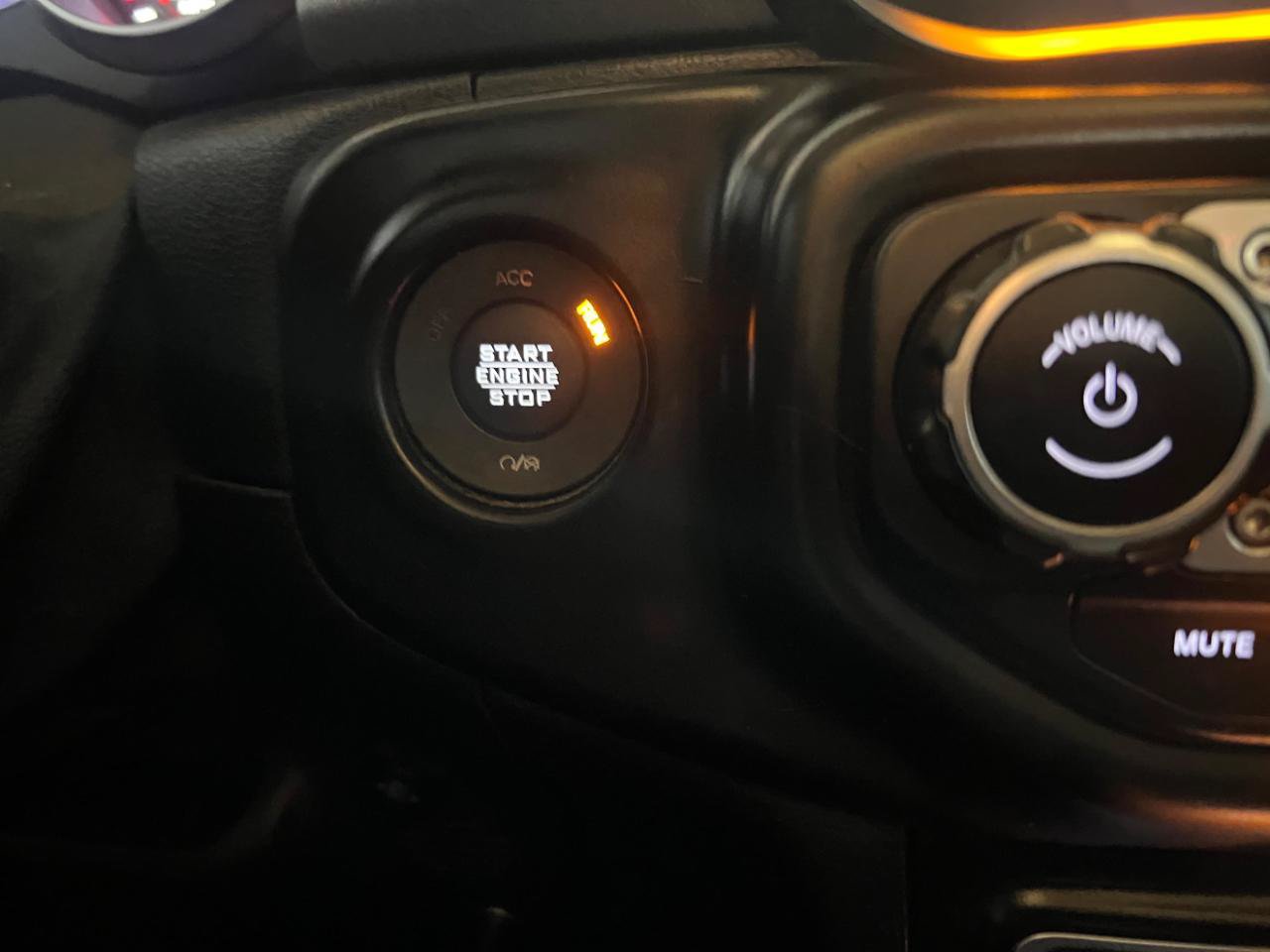 Used 2021 Jeep Gladiator Mojave AWD/4WD image 35