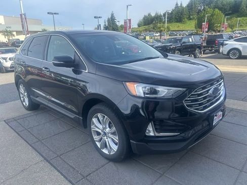 Used 2021 Ford Edge Titanium w/ Canadian Touring Package AWD/4WD image 3