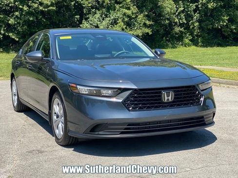 Used 2025 Honda Accord LX image 9