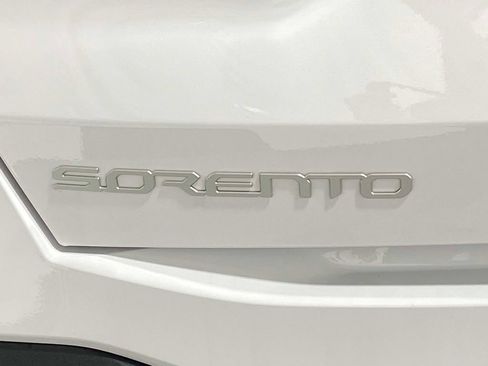 New 2026 Kia Sorento S FWD image 9