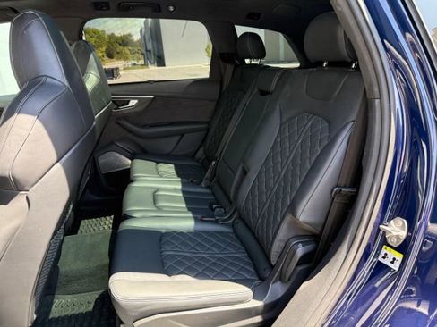 Used 2023 Audi SQ7 Prestige AWD/4WD image 19