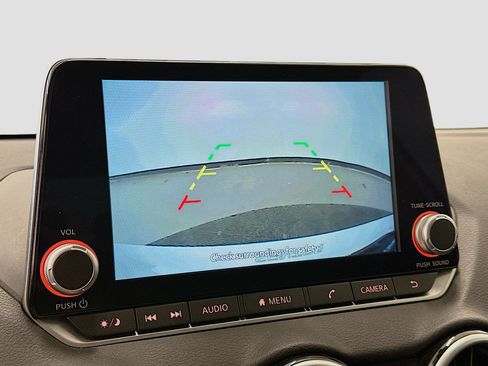 Used 2025 Nissan Sentra SV FWD image 22