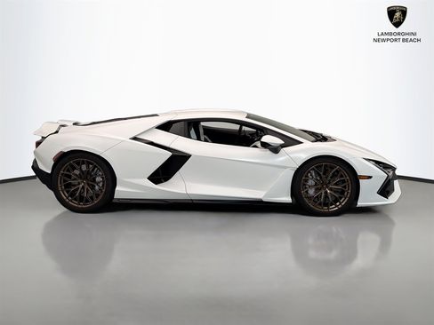 Used 2024 Lamborghini Revuelto AWD/4WD image 34