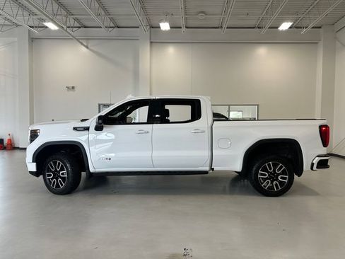 Used 2025 GMC Sierra 1500 AT4 w/ AT4 Premium Package AWD/4WD image 8