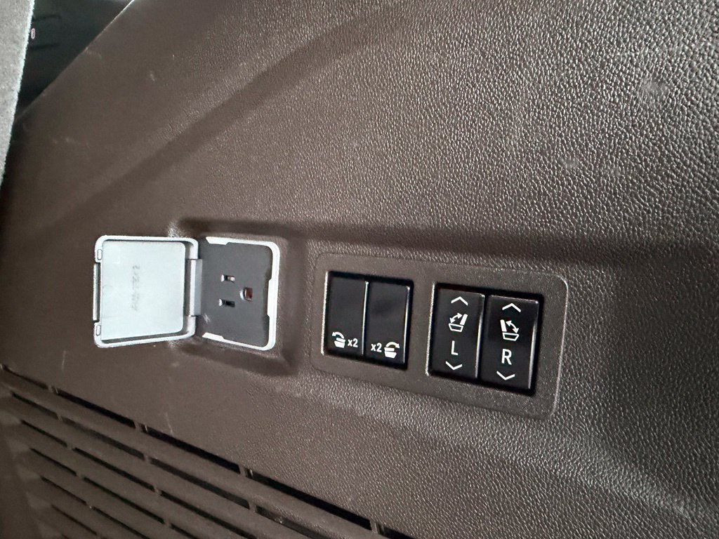Certified 2023 GMC Yukon Denali AWD/4WD image 10