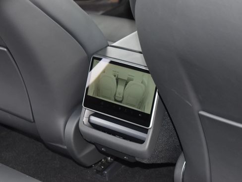 Used 2025 Tesla Model 3 RWD image 13