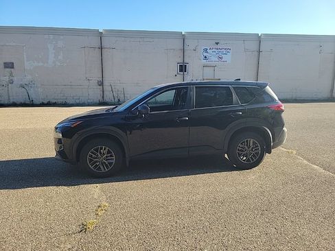 Used 2023 Nissan Rogue S AWD/4WD image 23