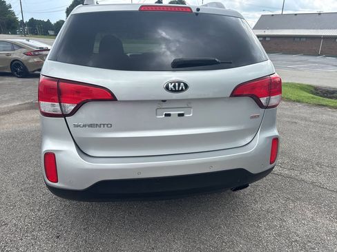 Used 2015 Kia Sorento LX AWD/4WD image 10