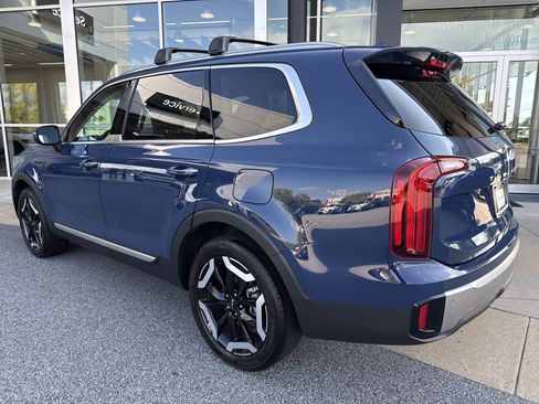Used 2024 Kia Telluride S w/ S Sunroof Package FWD image 8