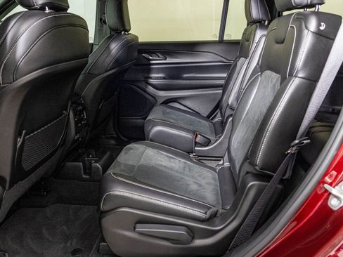 Used 2024 Jeep Grand Cherokee L Altitude image 41