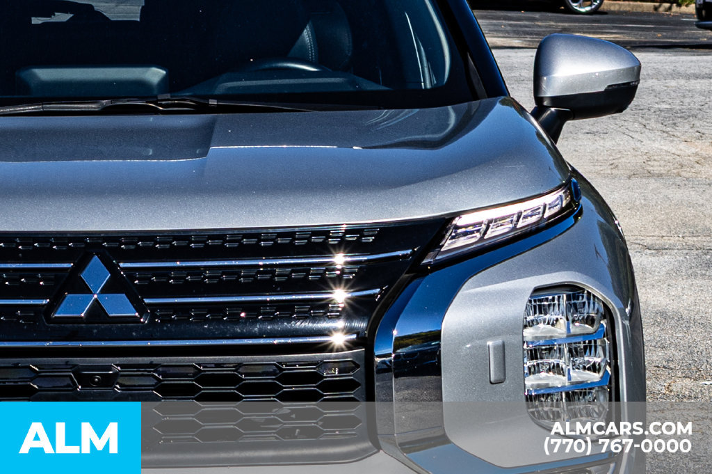 Used 2024 Mitsubishi Outlander SE AWD/4WD image 14