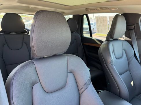 Used 2025 Volvo XC90 T8 Plus w/ Protection Package Premier AWD/4WD image 16