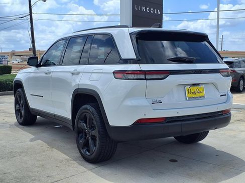 Used 2023 Jeep Grand Cherokee Limited w/ Black Appearance Package RWD image 4