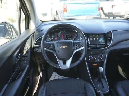 Used 2017 Chevrolet Trax LT w/ LT Convenience Package image 21