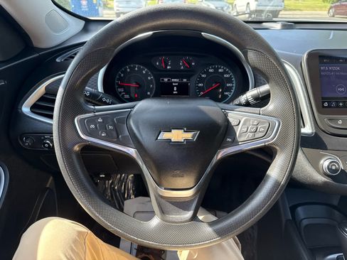 Used 2019 Chevrolet Malibu LS FWD image 19