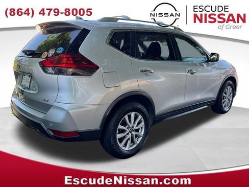 Used 2020 Nissan Rogue SV FWD image 3