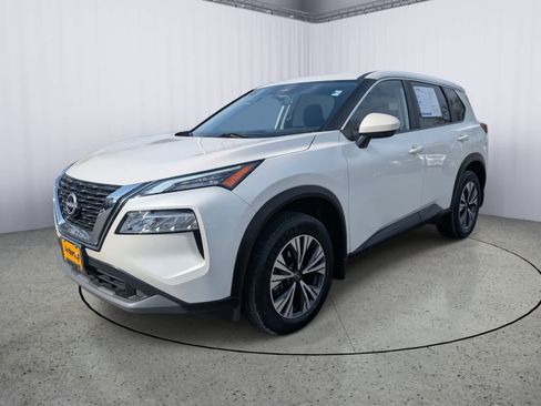 Used 2023 Nissan Rogue SV image 6