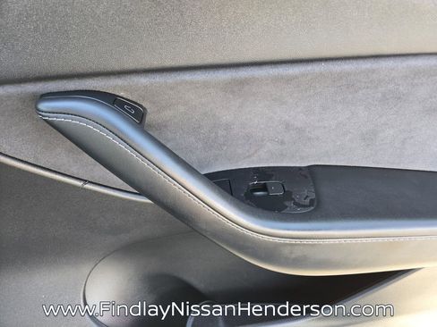 Used 2022 Tesla Model Y Performance AWD/4WD image 18