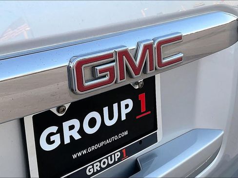 Used 2015 GMC Yukon XL Denali w/ Premium Package AWD/4WD image 28