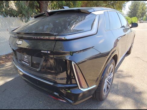 Used 2023 Cadillac Lyriq 2WD image 21