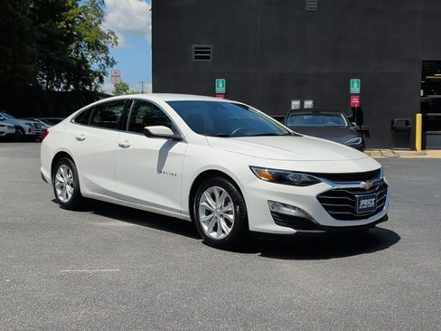 Used 2024 Chevrolet Malibu LT FWD image 3