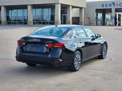 Used 2025 Nissan Altima 2.5 SV FWD image 6