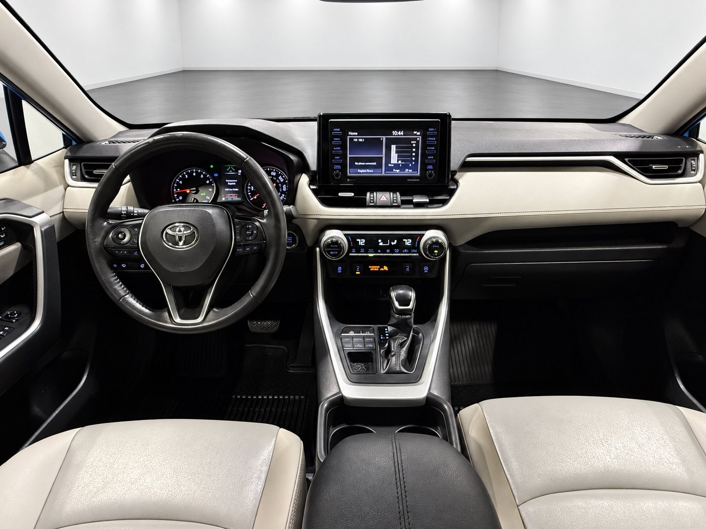 Used 2020 Toyota RAV4 XLE Premium AWD/4WD image 26