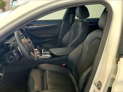 Used 2023 BMW 530e w/ M Sport Package RWD image 11