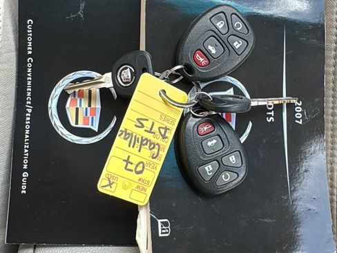 Used 2007 Cadillac DTS w/ Trunk Convenience Package image 83