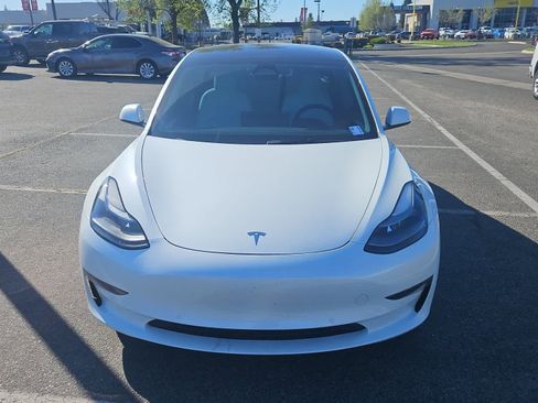 Used 2022 Tesla Model 3 image 4