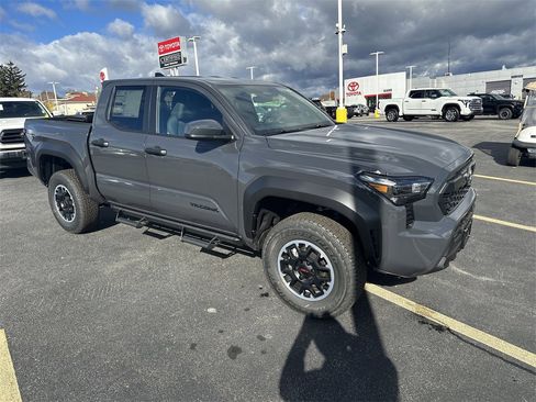 New 2025 Toyota Tacoma TRD Off-Road image 6
