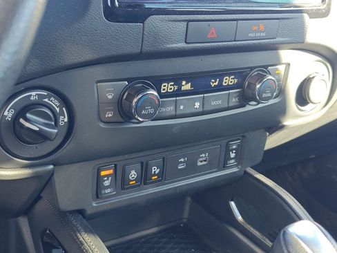 Used 2022 Nissan Frontier PRO-4X w/ Pro-4X Premium Package image 19
