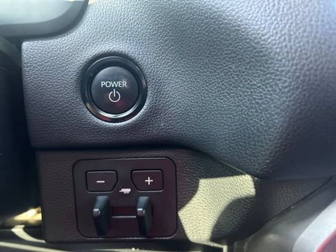 Used 2025 Toyota Tundra Limited AWD/4WD image 23
