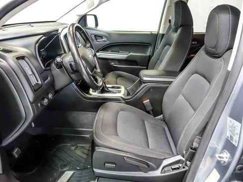 Used 2022 Chevrolet Colorado LT w/ LT Convenience Package AWD/4WD image 12