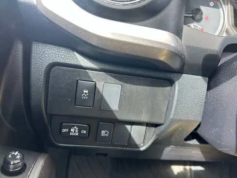 Used 2021 Toyota Tacoma SR5 RWD image 18