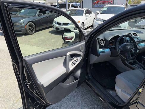 Used 2012 Toyota RAV4 4WD w/ Upgrade Value Pkg image 6