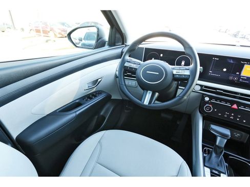 Certified 2025 Hyundai Tucson SEL image 10