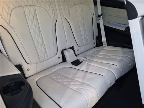Used 2024 BMW X7 M60i AWD/4WD image 21