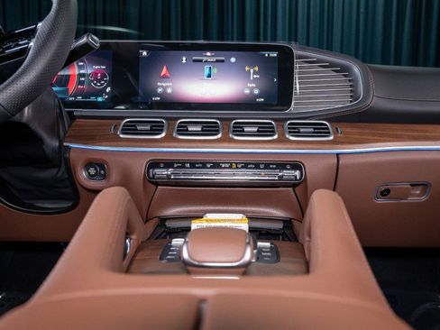 New 2026 Mercedes-Benz GLS 450 4MATIC image 22