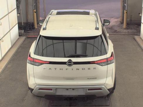 Used 2023 Nissan Pathfinder Platinum FWD image 6