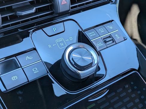 Used 2025 Subaru Solterra Limited w/ Limited Convenience Package image 23