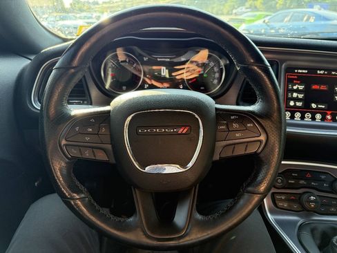 Used 2017 Dodge Challenger R/T Scat Pack RWD image 22