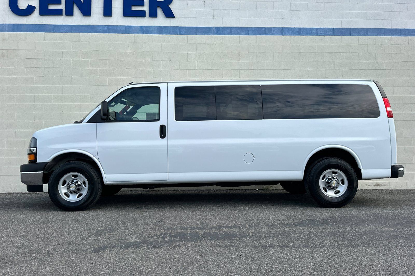Certified 2024 Chevrolet Express 3500 LT w/ LT Preferred Equipment Group RWD image 7